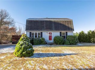 24 Dunns Corner Rd, Westerly, RI 02891