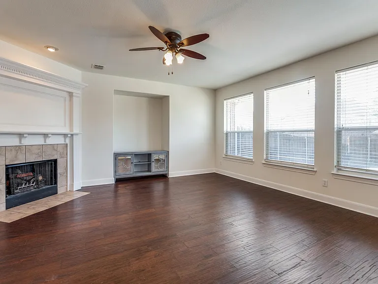 14575 Daneway Dr — Photo 8
