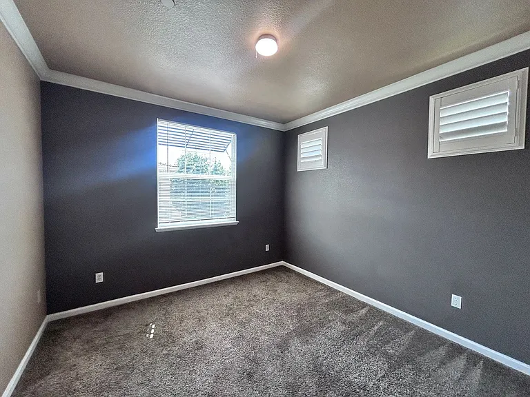 201 Ferry Cir — Photo 10