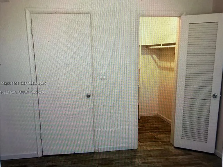 2415 Lincoln St #305 — Photo 8