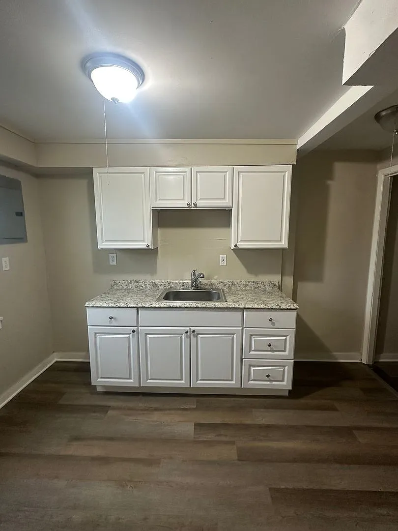 40-50 Lardner Court — Photo 2