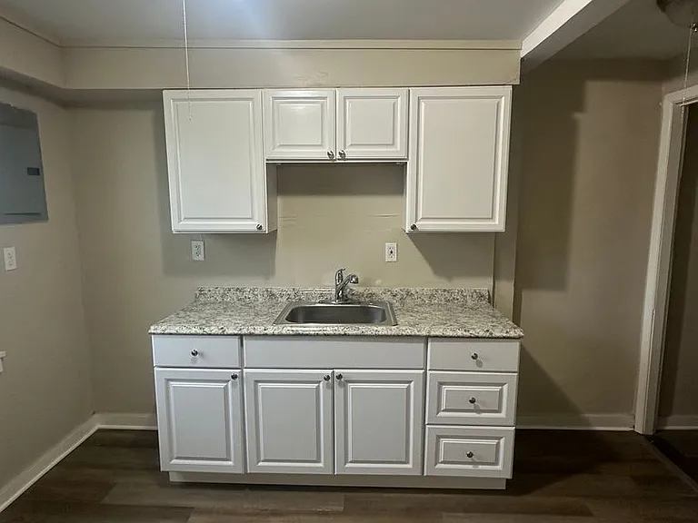 40-50 Lardner Ct — Photo 2