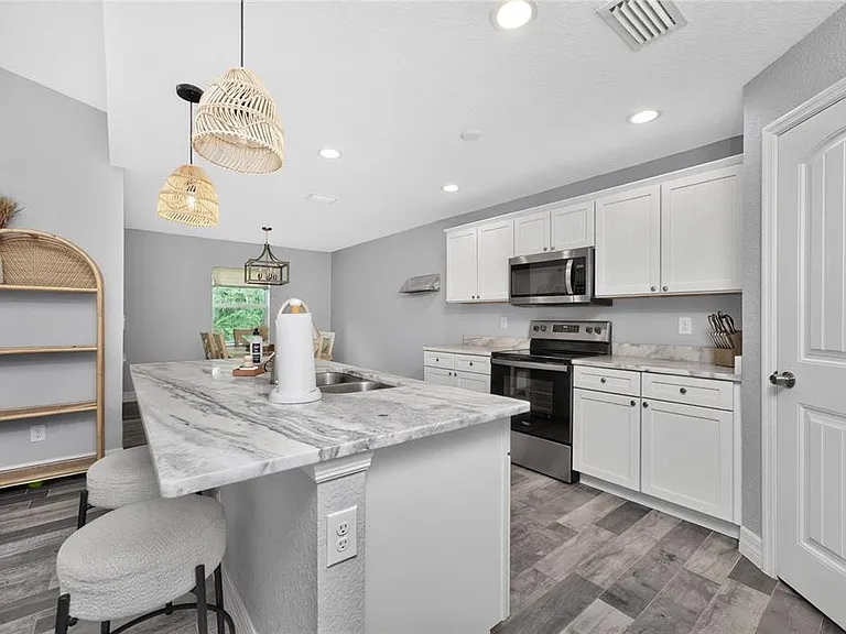 310 Albatross Rd — Photo 16