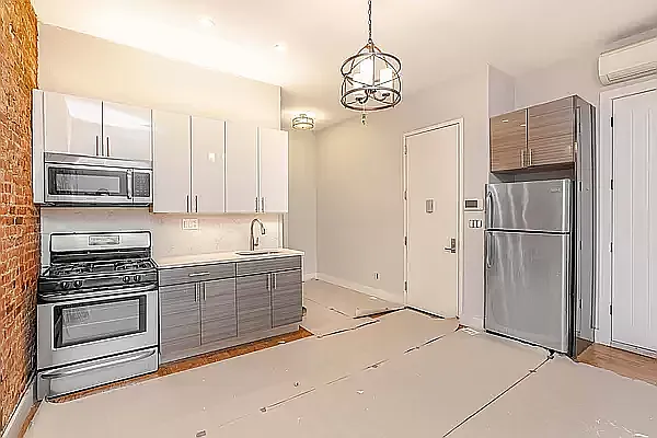 Rented by Friedman Mayer, LREB | media 12