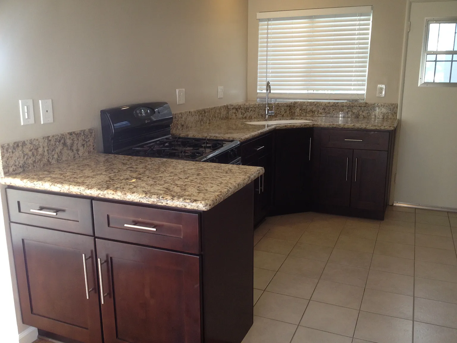 1 bed, 750 sqft, $2,700 — Photo 3