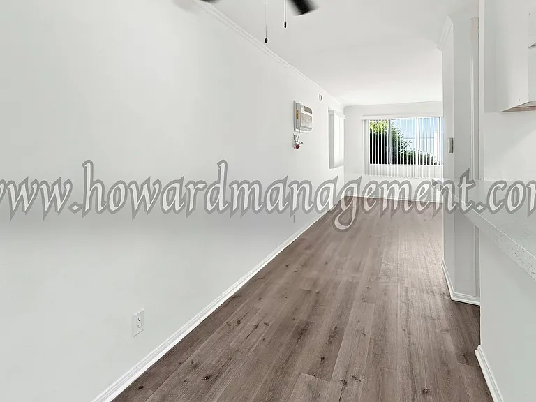 5238 Tilden — Photo 9