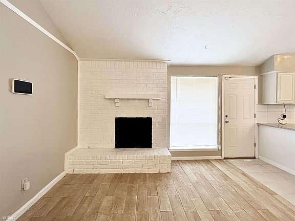 5th image of 14919-4 Windsor Ct