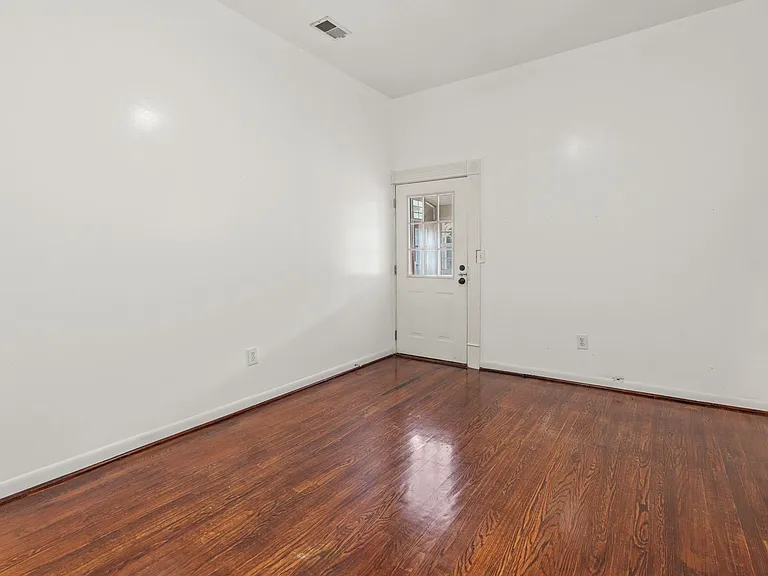 487 Boulevard SE — Photo 14