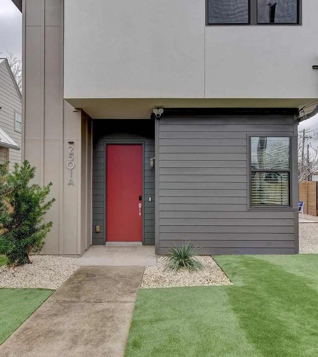 3 bed, 2.5 bath, 1631 sqft, $5,500 — Photo 1