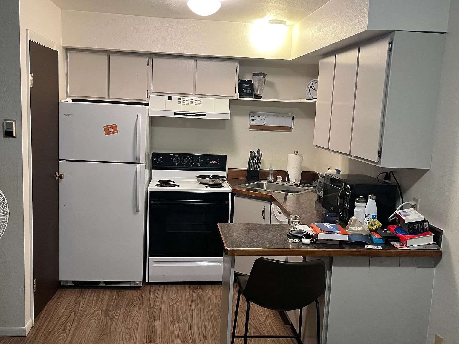 1 bed, 650 sqft, $2,100 — Photo 4