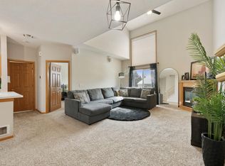 8622 Savanna Oaks Bay Unit K, Woodbury, MN 55125