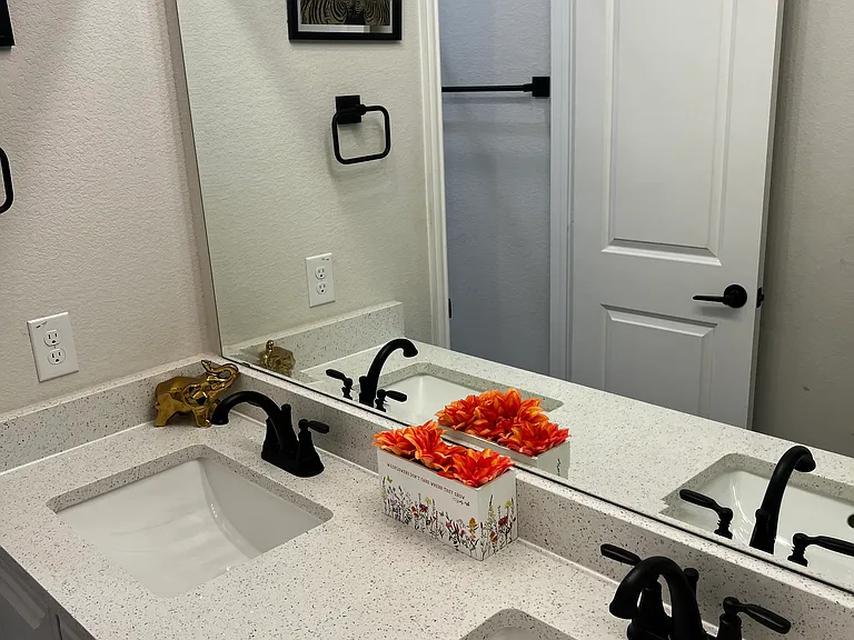 1241 Joseph Earl Dr — Photo 27
