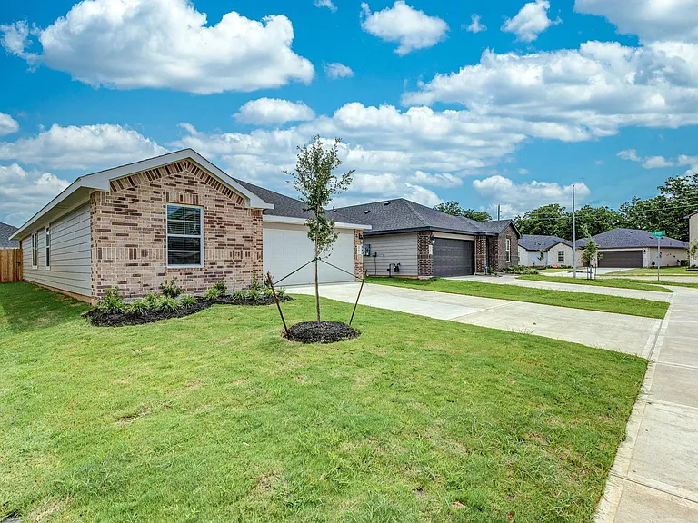 1711 Portorosso Dr — Photo 3