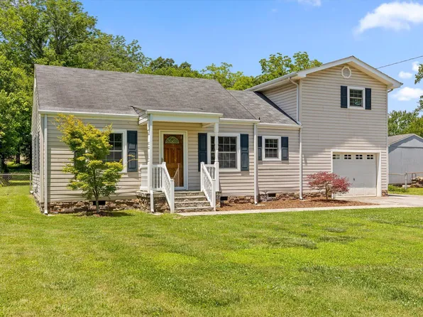 8 Morgan Cir, Fort Oglethorpe, GA 30742
