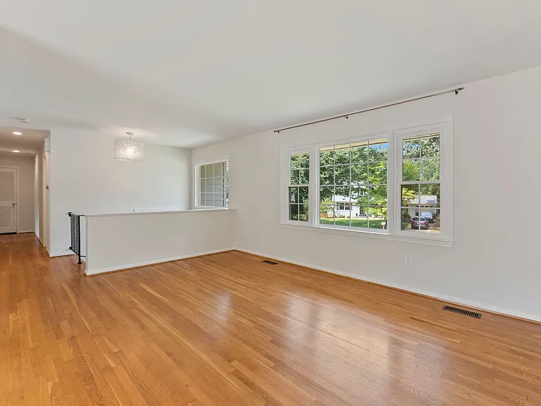 1731 Tamerisk Ct — Photo 27