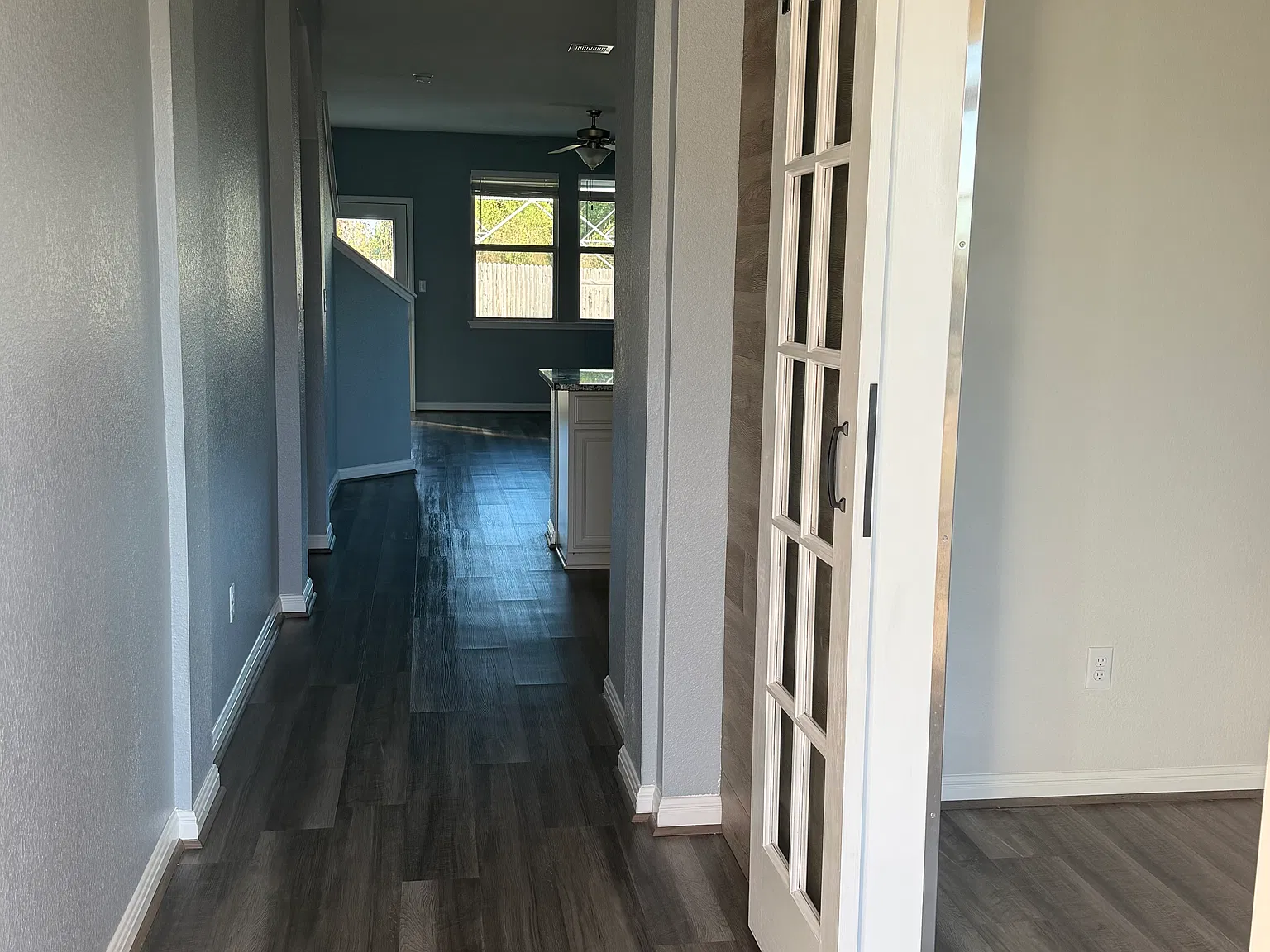 5 bed, 3.5 bath, 2907 sqft, $2,400 — Photo 2