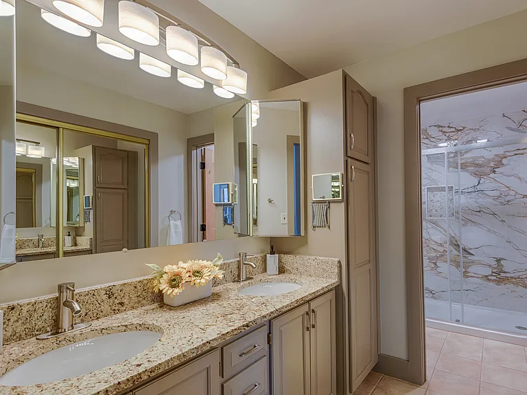 525 Park Ln — Photo 5