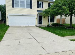 9975 Sapphire Berry Ln, Fishers, IN 46038