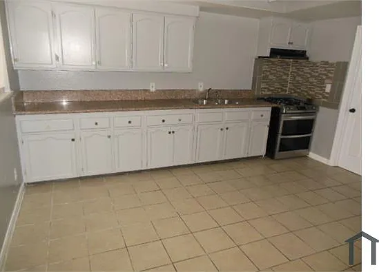 1117 E Tucker St #C — Photo 1