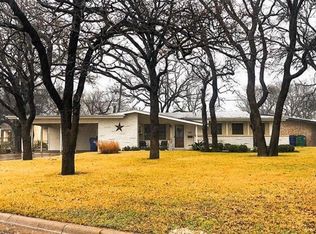 1401 Rolling Hills Dr, Graham, TX 76450