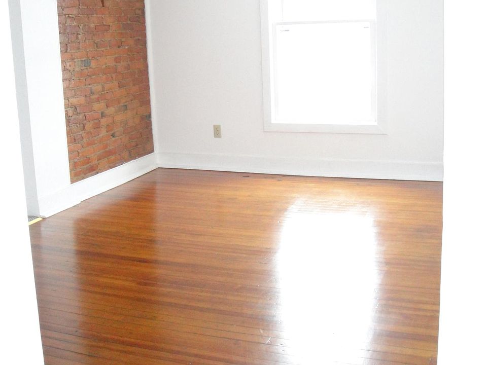 75 Washington St Saratoga Springs NY Zillow