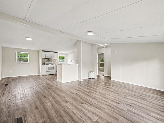 4th image of 16303 Oaklane Trl