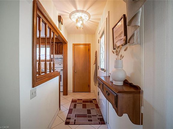 4th image of 31 Terrace Dr