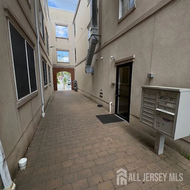 2 bed, 1.0 bath, $2,250 — Photo 1