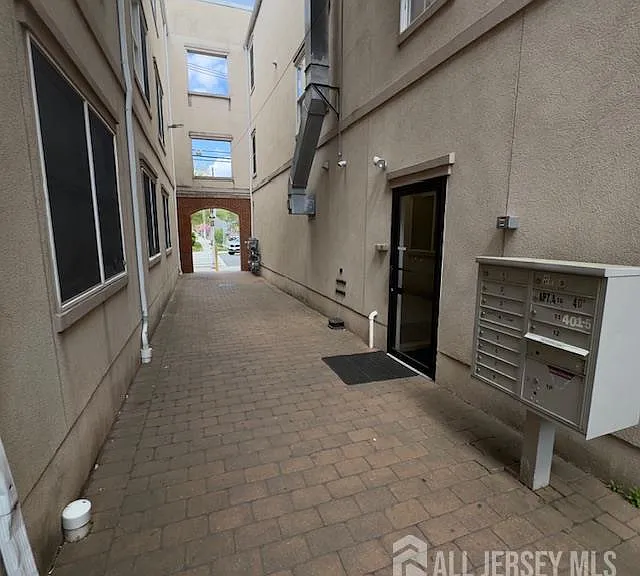 399 North Ave — Photo 1