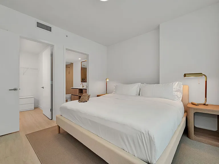 77 SE 5th St #1906 — Photo 15