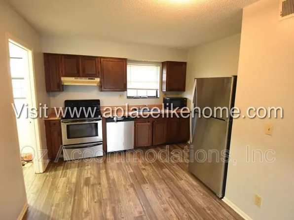8201 Spring Valley Rd APT 13D, Belton, MO 64012
