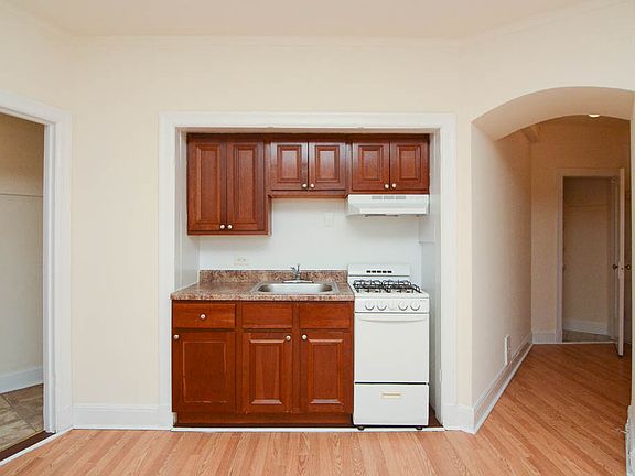 2nd image of 3335 W Diversey Ave Unit 138