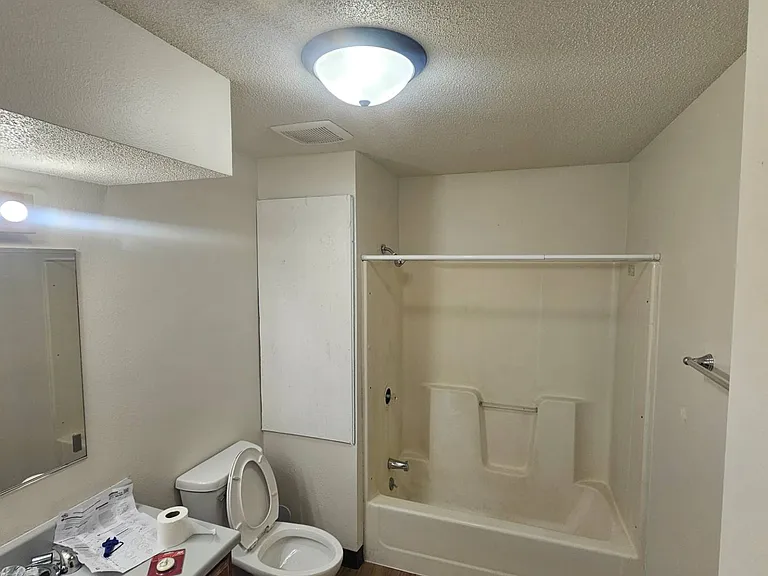 614 N East St #2 — Photo 11