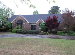 2008 Pin Oak Dr, Springdale, AR 72762