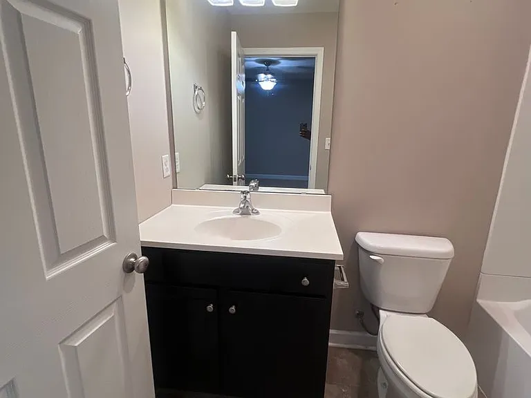 736 Village Creek Dr — Photo 16