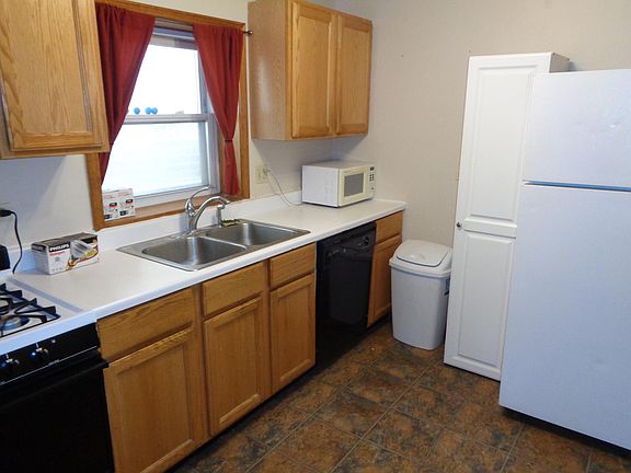 3rd image of 2654 N Lincoln Ave #2