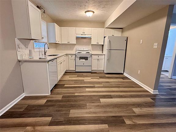 3rd image of 6682 Chupp Rd