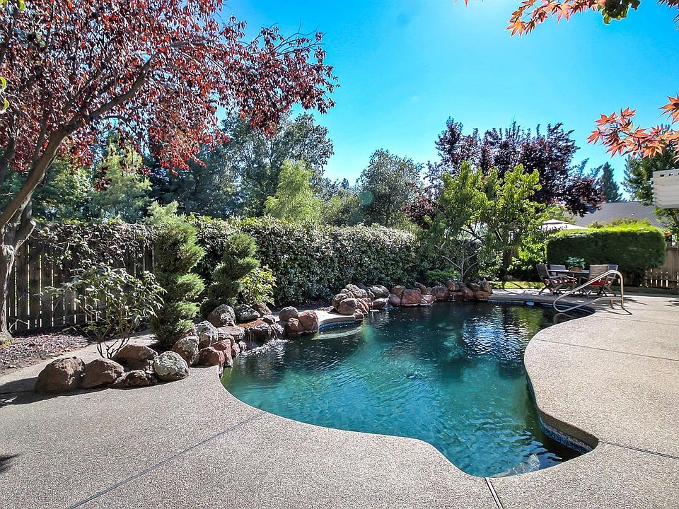 1st image of 133 Keller Cir