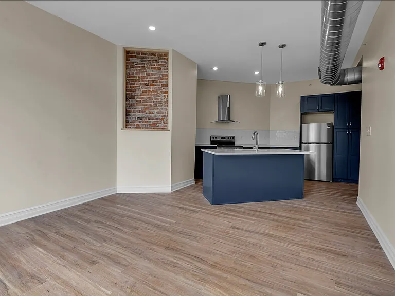 507 Niagara Apartments — Photo 7