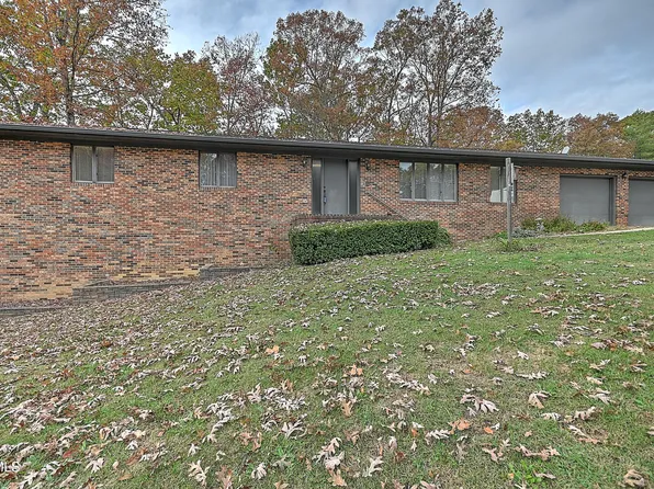 2504 Essex Dr, Kingsport, TN 37660