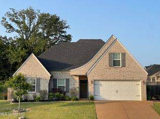 24 Magnolia Gardens Dr, Hernando, MS 38632