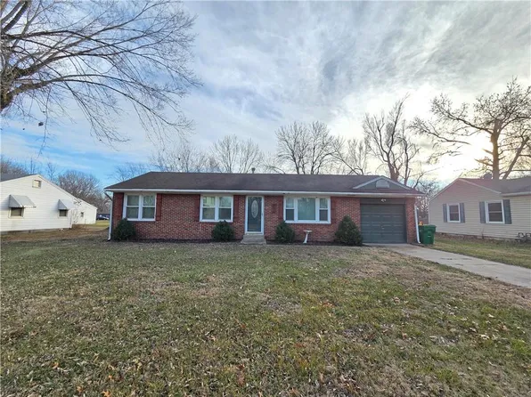 441 E 8th St, Adrian, MO 64720