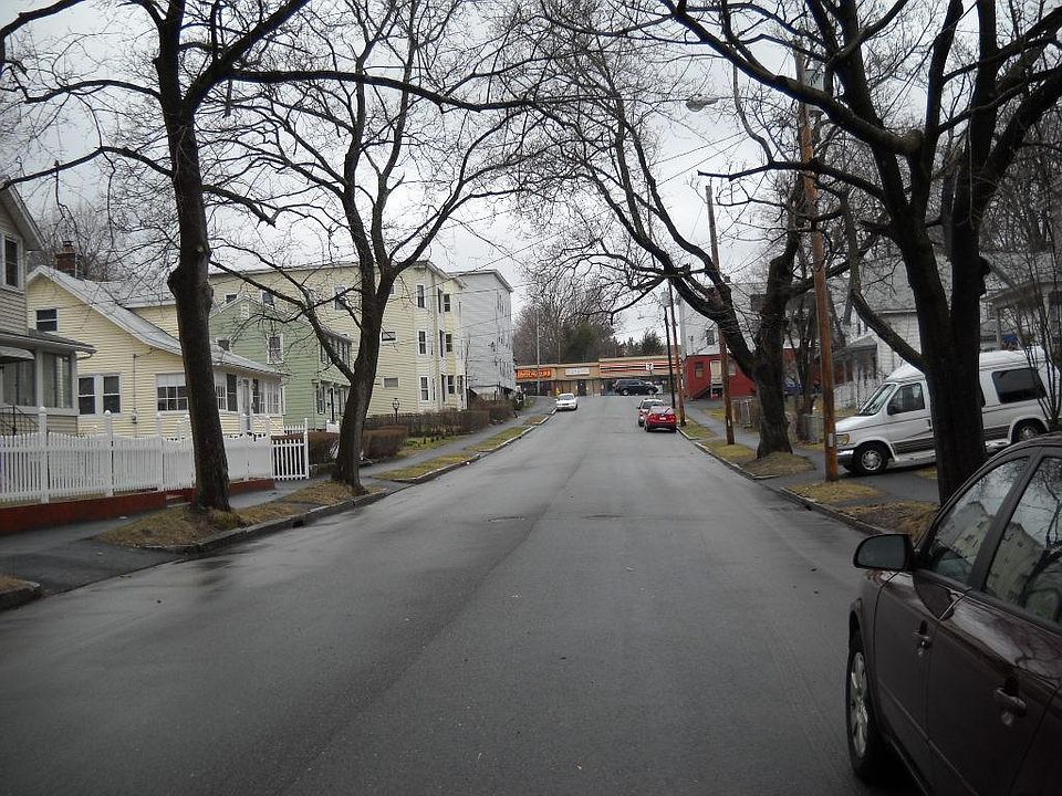 2nd image of 30 Henshaw St