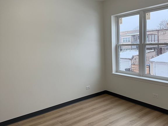 3rd image of 6729 S Campbell Ave #2R
