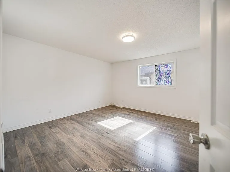 1465 Foster Ave — Photo 9