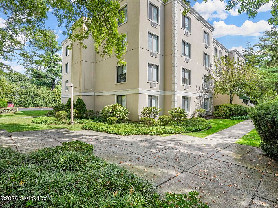 1st image of 1535 E Putnam Ave APT 205