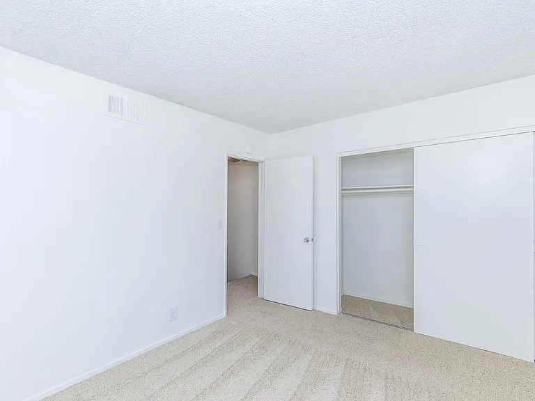 Buena La Vista Apartment Homes — Photo 59