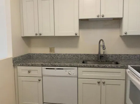 23 Ferry St #20, Everett, MA 02149