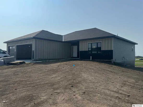 8023 Ephraem Ln, Lincoln, NE 68516
