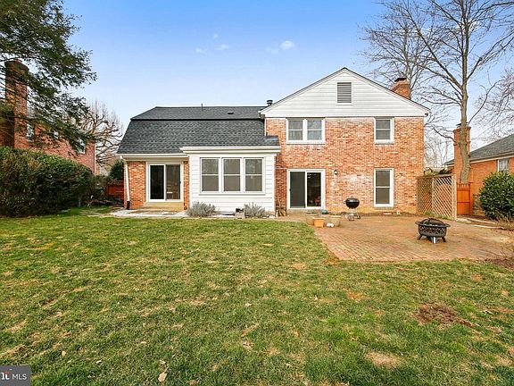 3rd image of 11809 Magruder Ln
